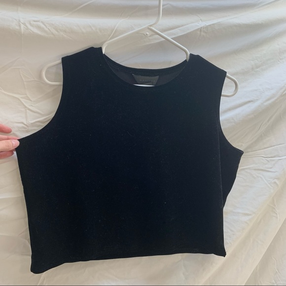 Black Velvet Sleeveless Box Top - Picture 4 of 6